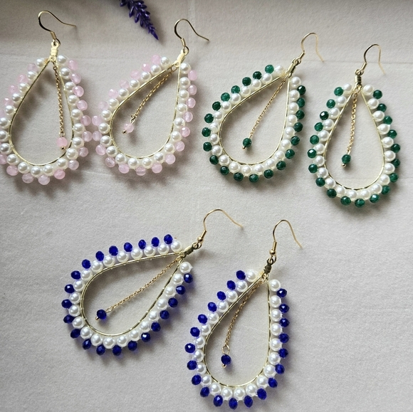 Pink jade and synthetic teardrop earrings. - Picture 1 of 5